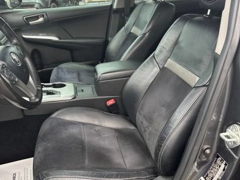 Used 2012 Toyota Camry SE w/ Leather Pkg FWD image 10