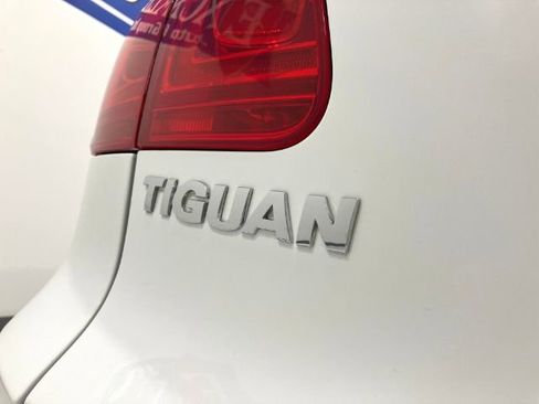 Used 2017 Volkswagen Tiguan Wolfsburg Edition image 20