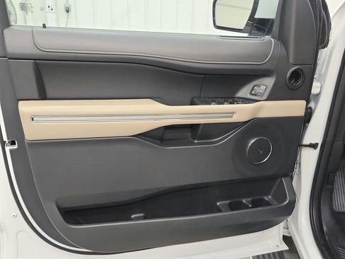 Used 2023 Ford Expedition Max Limited image 33
