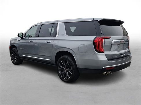 Certified 2023 GMC Yukon XL Denali image 4