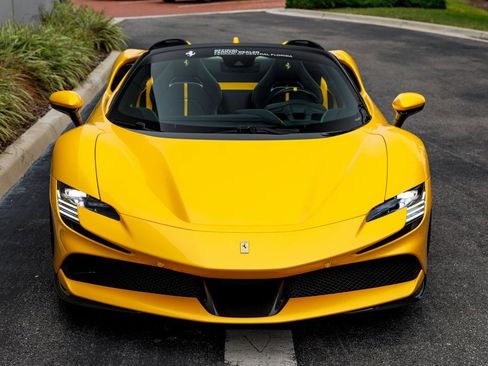Used 2024 Ferrari SF90 Spider image 8