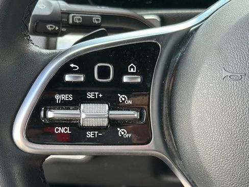 Used 2023 Mercedes-Benz GLB 250 4MATIC image 34