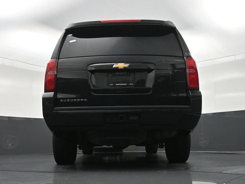 Used 2018 Chevrolet Suburban LT RWD image 27