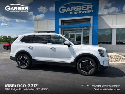 Used 2024 Kia Telluride EX w/ EX Captain's Chair Package
