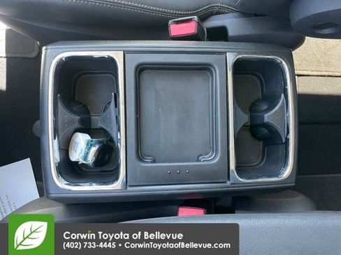 Used 2009 Chrysler Town & Country Touring image 15