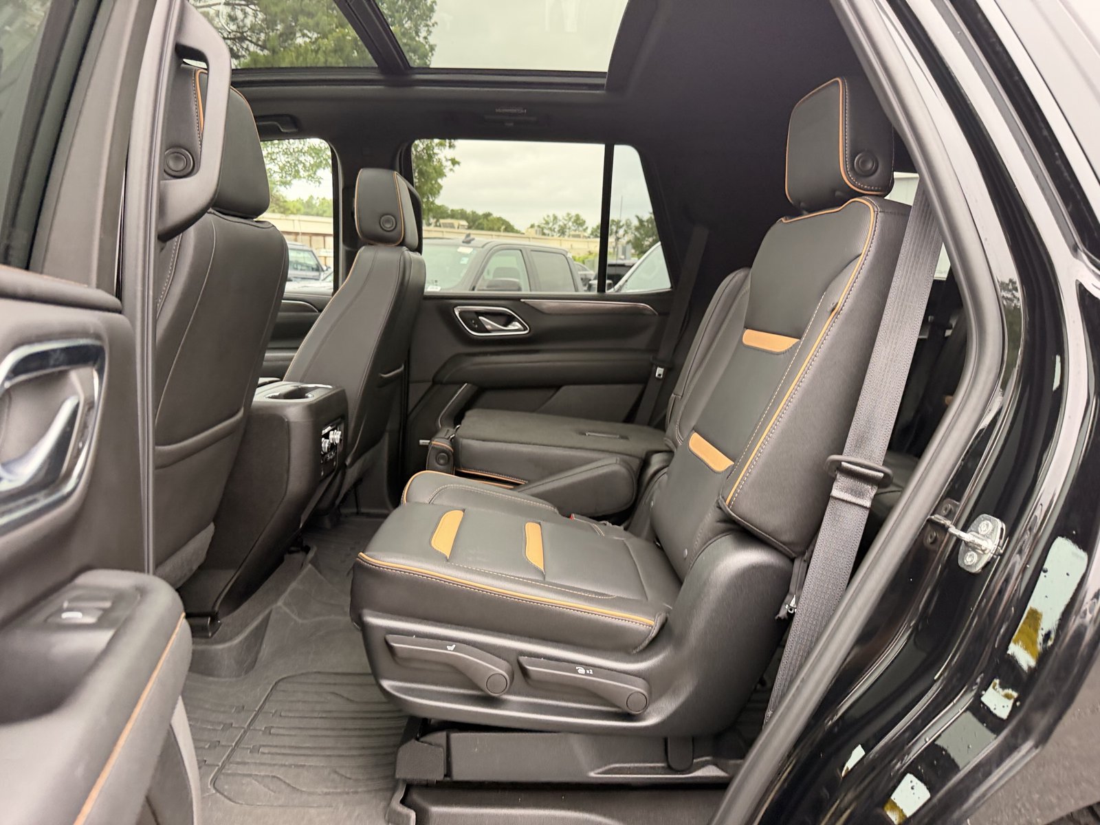 Used 2023 GMC Yukon AT4 w/ LPO, Floor Liner Package AWD/4WD image 30