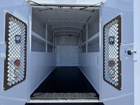 Used 2017 Chevrolet Express 3500 RWD image 13