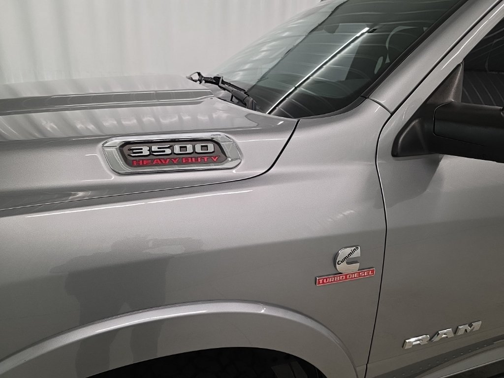 Used 2022 RAM 3500 Laramie AWD/4WD image 4
