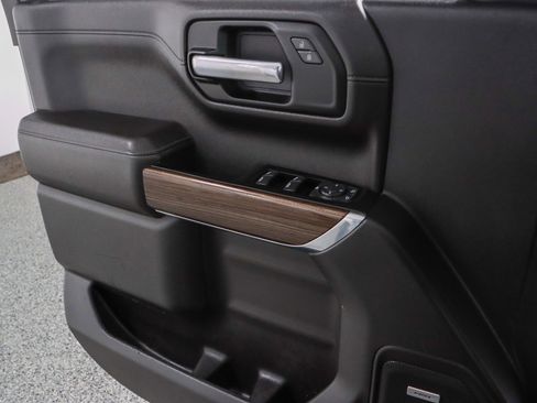 Used 2021 Chevrolet Silverado 1500 LT Trail Boss w/ Convenience Package II image 24