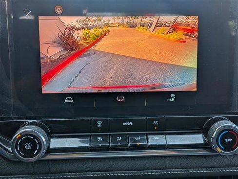 Used 2023 Chevrolet Colorado LT RWD image 12