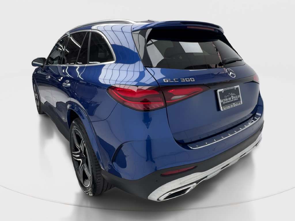Used 2023 Mercedes-Benz GLC 300 w/ AMG Line image 7