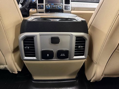 Used 2020 Ford F250 Lariat w/ Lariat Ultimate Package AWD/4WD image 27