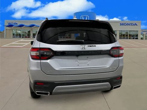New 2025 Honda Pilot Touring image 4
