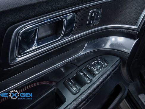 Used 2018 Ford Explorer Sport w/ Equipment Group 401A image 12