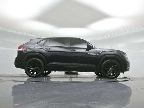Used 2023 Volkswagen Atlas Cross Sport SE w/ Black Wheel Package AWD/4WD image 47
