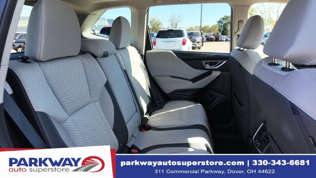 Used 2024 Subaru Forester Premium w/ Convenience Package AWD/4WD image 18