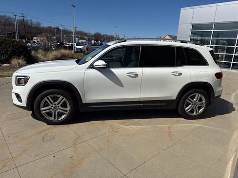 Used 2021 Mercedes-Benz GLB 250 4MATIC image 4