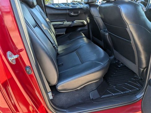 Used 2019 Toyota Tacoma Limited image 22
