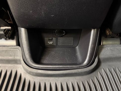 Used 2016 Toyota Highlander XLE AWD/4WD image 17