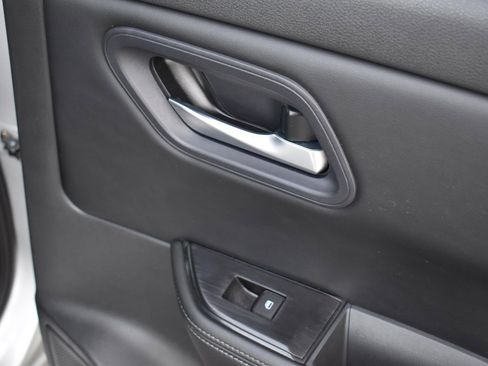 Used 2024 Nissan Rogue SV image 54