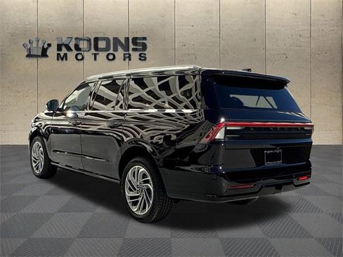 New 2025 Lincoln Navigator L Reserve image 3