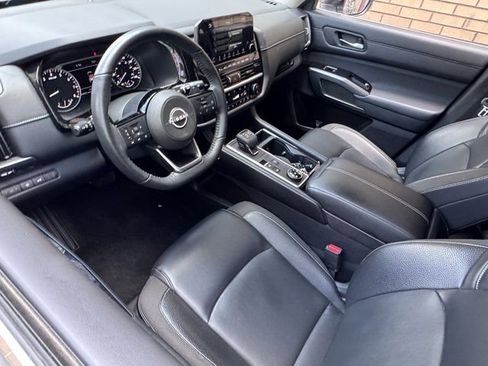 Used 2022 Nissan Pathfinder SL w/ SL Black Package image 24