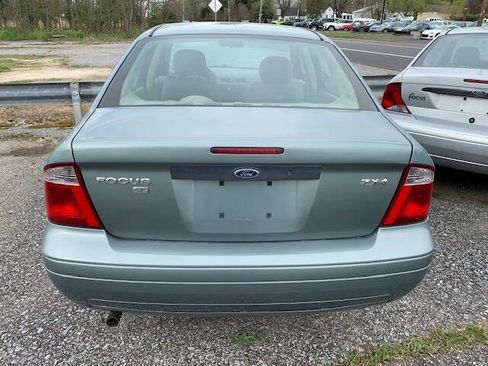 Used 2005 Ford Focus SE image 12