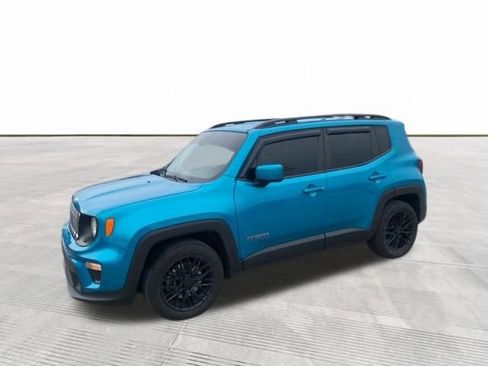 Used 2019 Jeep Renegade Latitude w/ Cold Weather Group image 2