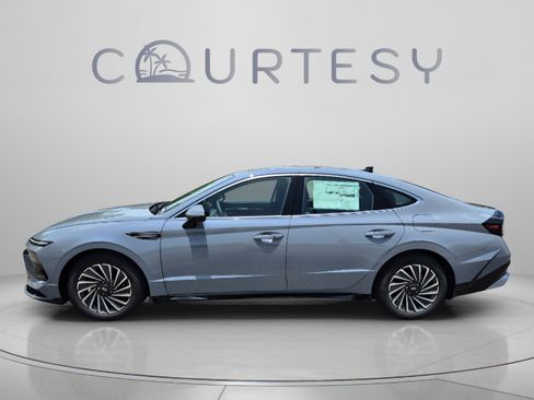 New 2026 Hyundai Sonata SEL FWD image 2