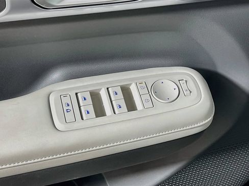 Used 2025 Hyundai Santa Fe SEL AWD/4WD image 16