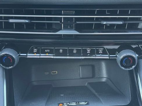 New 2026 Chevrolet Traverse Z71 AWD/4WD image 13