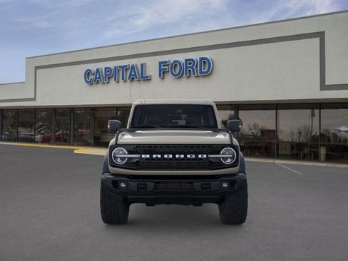 New 2025 Ford Bronco Badlands image 6