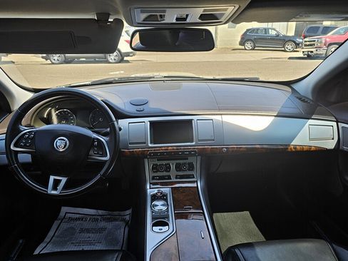 Used 2013 Jaguar XF image 8