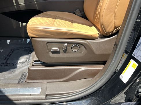 Used 2024 Cadillac Escalade Premium Luxury w/ Performance Package AWD/4WD image 14