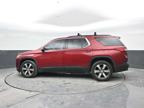 Used 2019 Chevrolet Traverse LT w/ LT Premium Package image 3