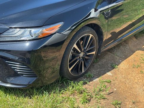 Used 2019 Toyota Camry XSE FWD image 5