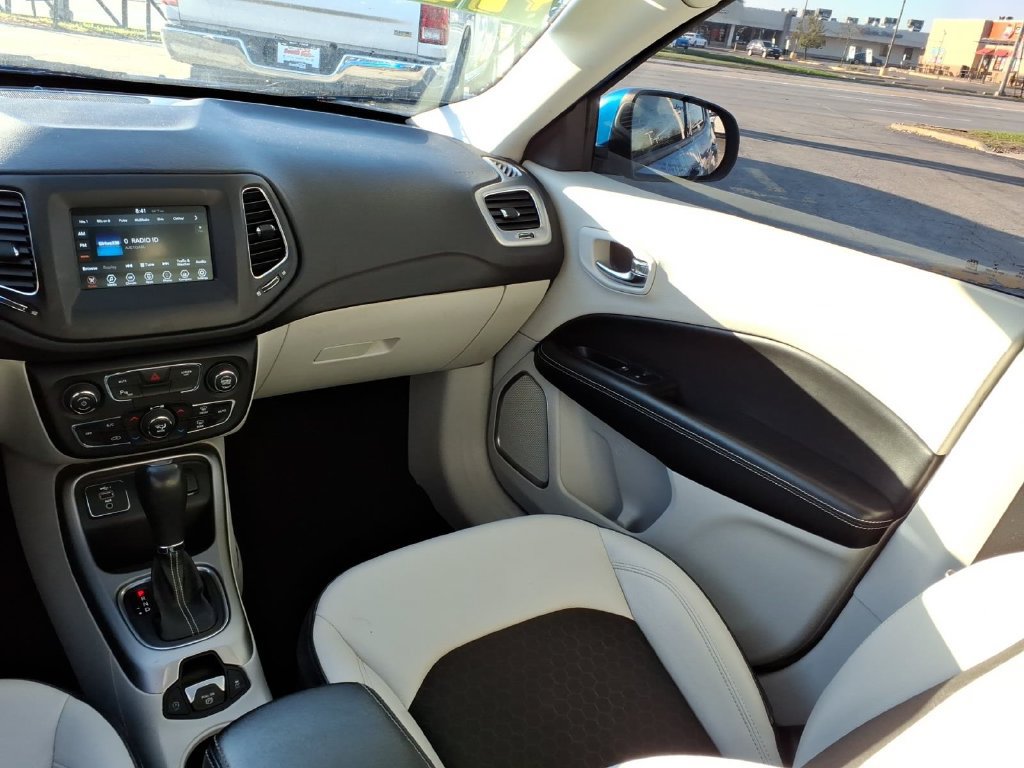 Used 2020 Jeep Compass Latitude w/ Popular Equipment Group FWD image 16