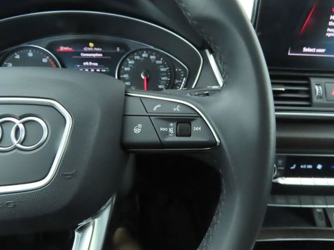 Used 2022 Audi Q5 2.0T Premium image 12
