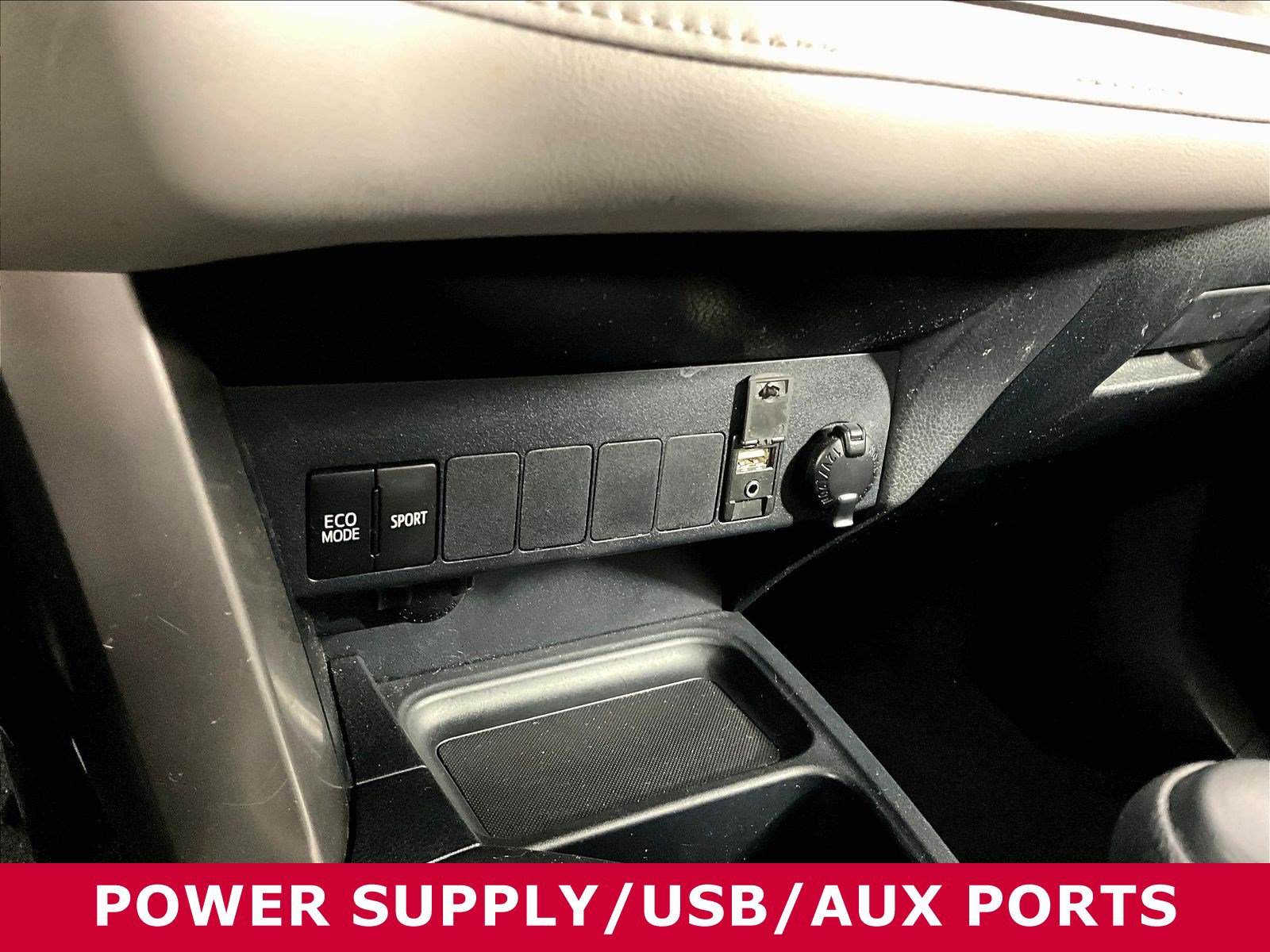 Used 2017 Toyota RAV4 XLE w/ All Weather Liner Package AWD/4WD image 15