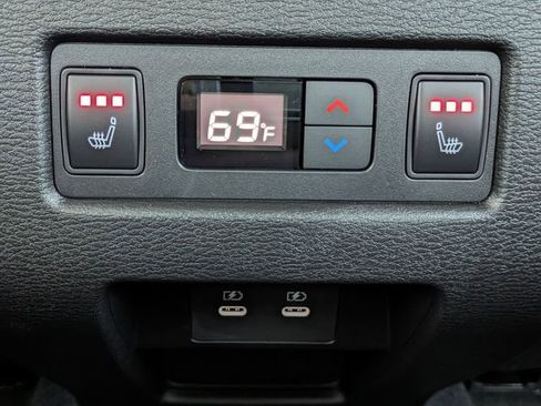 New 2025 Mitsubishi Outlander SEL image 21