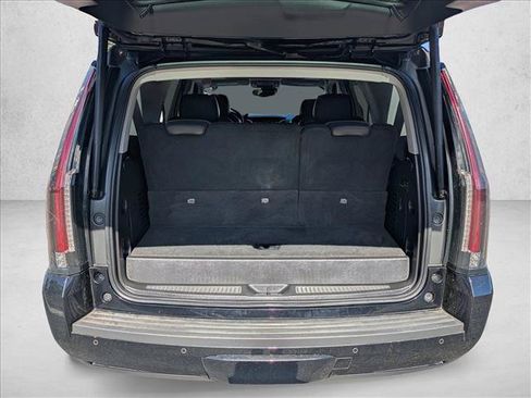Used 2015 Cadillac Escalade Luxury AWD/4WD image 6