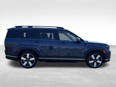 Used 2025 Hyundai Santa Fe Limited FWD image 5