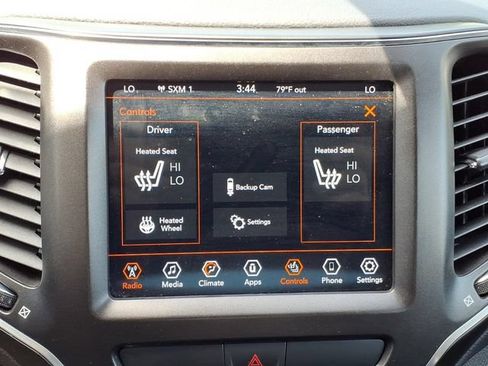 Used 2019 Jeep Cherokee Trailhawk w/ Comfort & Convenience Group AWD/4WD image 24