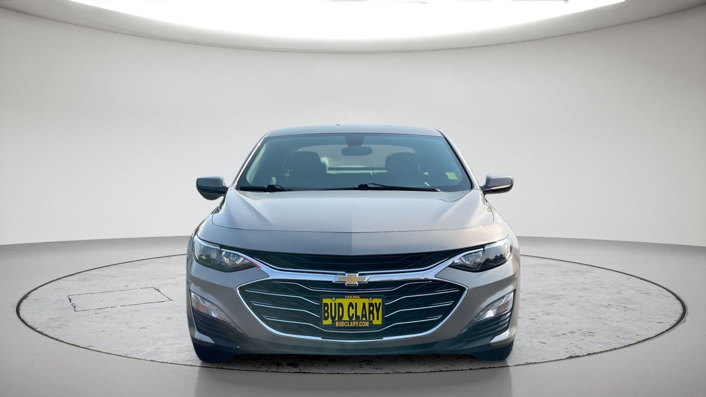 Used 2022 Chevrolet Malibu LT FWD image 2