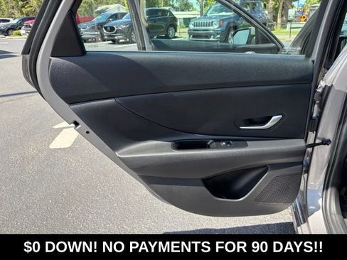 Used 2024 Hyundai Elantra SEL FWD image 13