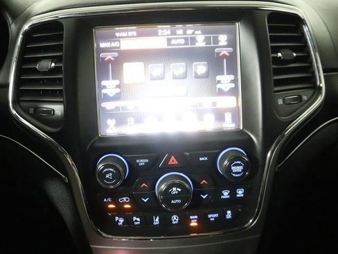 Used 2017 Jeep Grand Cherokee Summit image 36