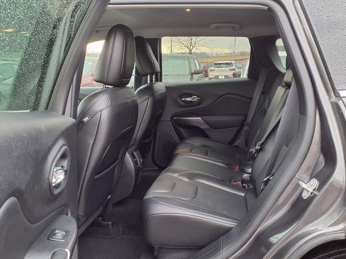 Used 2020 Jeep Cherokee Latitude Lux w/ Quick Order Package 26H Lux image 39