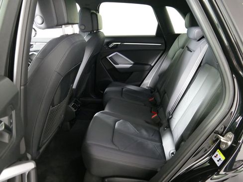 Used 2025 Audi Q3 2.0T Premium image 4