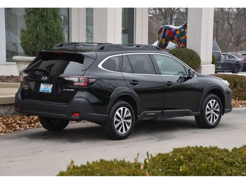 Certified 2025 Subaru Outback Premium w/ Popular Package #1A image 4