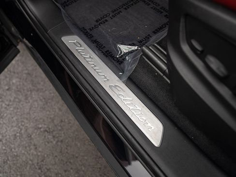 Certified 2022 Porsche Cayenne Platinum Edition image 19